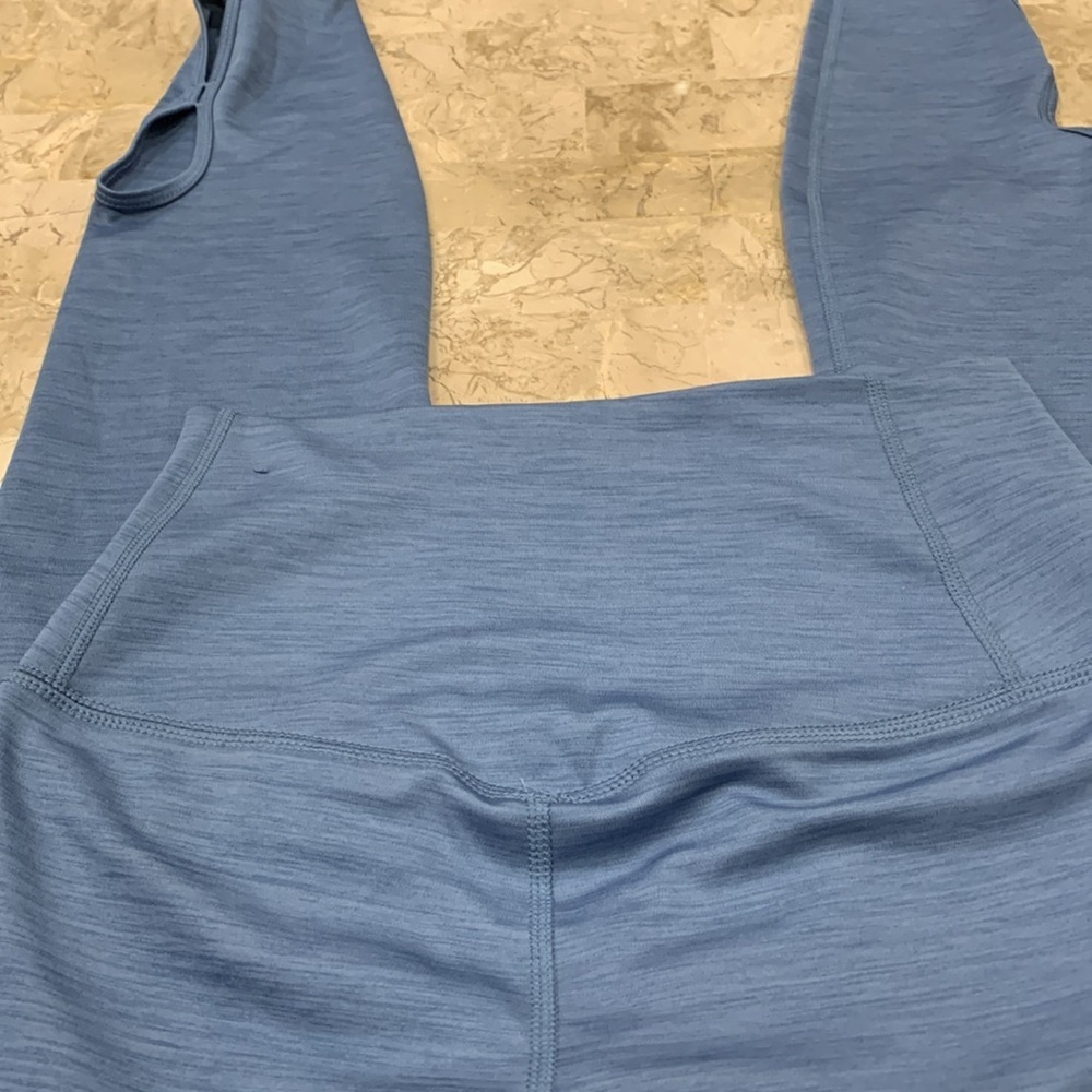 ❤️ Nike Cut Out Leggings - Picture 3 of 3